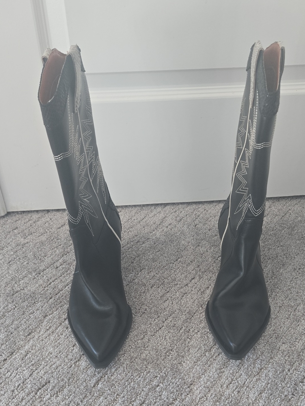 Black Embroidered Pointed-Toe Mid-Calf Heeled Boots